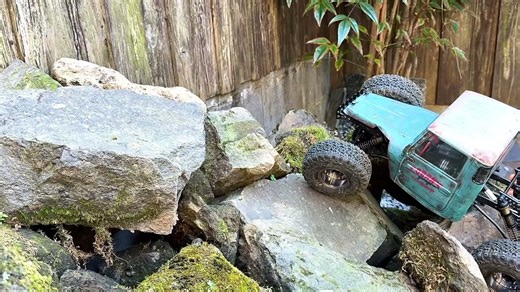 【RC クローラー】お庭ロックdeクローリング⚡️ #rccar #rccrawler