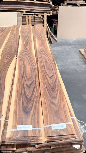 Monkey Pod. Island beauty, timeless grain. | GL Veneer, Inc.