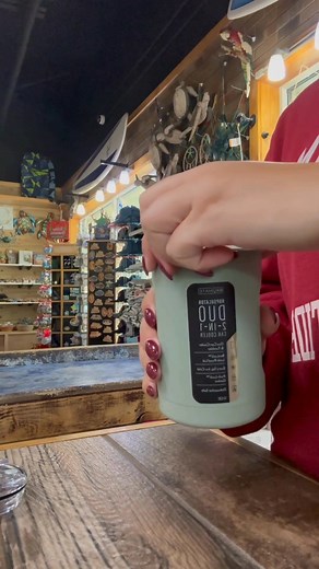 A quick little demo of the Brümate Hopsulator 2-in-1! Cold can? It’s got you. Need a tumbler? Twist on the lid and go. Come grab one in store! #Maxwells #JekyllIsland #ShopLocal #SmallBusiness #JI #BeachVillage #Beach | Maxwell's