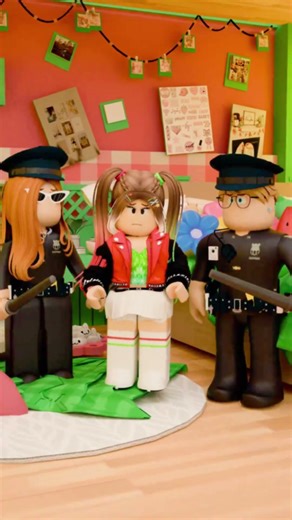 AYO DON'T LOOK AT ME..🤨