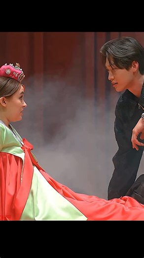 moviz™️ on Instagram: "Cant wait for s3 𝐒𝐡𝐨𝐰 : 𝐗𝐎, 𝐊𝐢𝐭𝐭𝐲 𝟐𝟎𝟐𝟑 ‧ 𝐑𝐨𝐦𝐚𝐧𝐜𝐞 ‧ 𝟐 𝐬𝐞𝐚𝐬𝐨𝐧𝐬 Plot - XO, Kitty follows matchmaker Kitty Song Covey as she moves to South Korea for a scholarship at her late mother’s school (KISS) to reunite with her long-distance boyfriend, Dae, only to find complicated relationships, family secrets, and a fake-dating scheme involving Dae and rich heiress Yuri, leading to romantic confusion, new friendships (like with Minho), and revelations ab