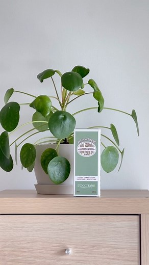 What are your essentials for a feel-good Sunday routine? Happy long weekend! 😍#EverybodyLovesAlmond | L'OCCITANE en Provence