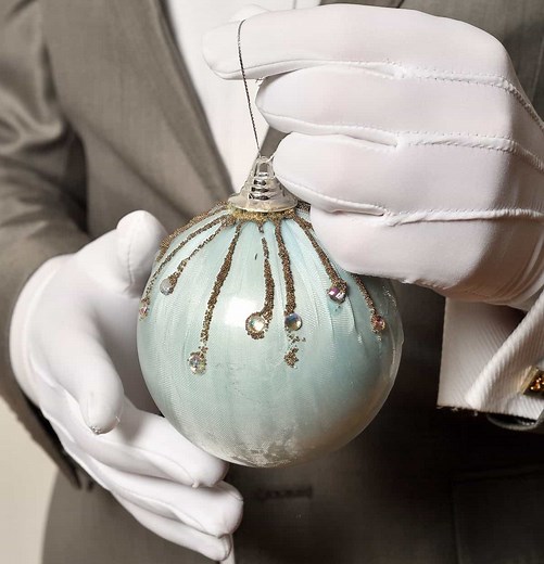 What are White Glove Services? All You Need to Know! - Supply Chain Game Changer™