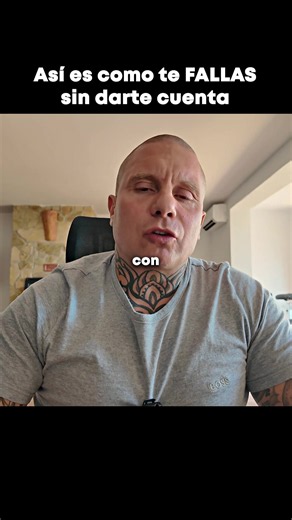 ⚡La recuperación también consiste en dejar de normalizar ciertos hábitos Durante mucho tiempo, muchas personas justifican el desorden. La falta de rutina. La ausencia de disciplina. El vivir sin un propósito. El dejar todo para mañana. Pero una vida diferente exige estándares diferentes. La disciplina deja de ser un castigo. Y se convierte en una forma de cuidarte. Porque los pequeños hábitos que repites cada día acaban construyendo la persona en la que te conviertes. Si quieres salir de tu adic