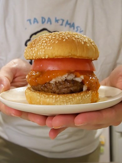 モスバーガーの秘伝のソースの簡単な作り方！ 煮込みも不要で市販のミートソースにちょい足しすればできちゃいます！ ぜひぜひ作ってみて～！材料はコメント欄に！ #簡単レシピ #夏の学び直しキャンペーン