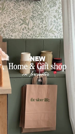 A little local gem to add to your weekend plans: @The Slow Life Towcester 💎 From handmade ceramics to unique seasonal gifts, everything is curated with care. Stop by for a browse or pick up something special for someone you love📌