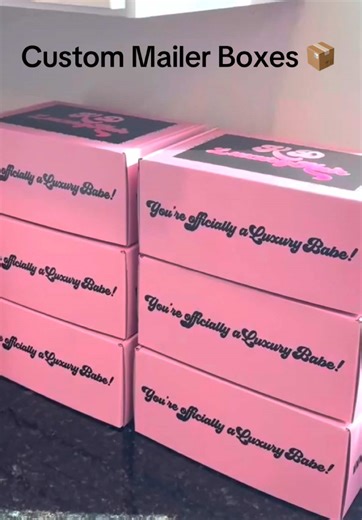 Custom mailers boxes - designed and printed exclusively for your business! Multiple sizes available ✨ #customboxes #mailerboxes #shippingboxes #custombox #customboxesforyourbusiness