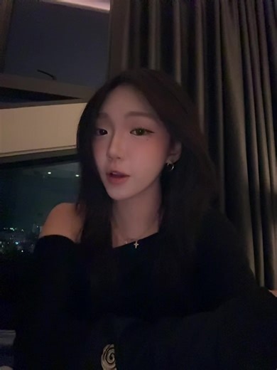 Video của viviancore (@sweetviviannnn) với bản nhạc Bên anh đêm nay by JC Hưng ft.Binz - ̨ا̍بــۄۥچۚــﮪــٰا̍د✾'⌯﴾❥.