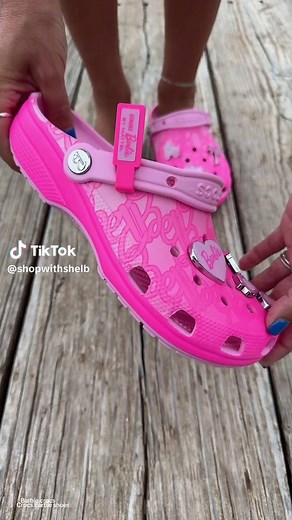 Make every step iconic with Crocs x Barbie pink clogs – bold, comfy, and full of Barbie vibes! @Crocs #creatoricons #Tiktokshopcreatorpicks #crocssuperbrandday #tiktokshopbacktoschool #crocsbarbie