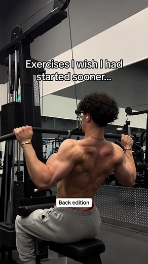 Follow me for more fitness tips & workouts :) Trust me, do these to grow those wings 🦅 #foryou #foryoupage #gymtok #gymmotivation #bodybuilding #back #backworkout #aesthetics