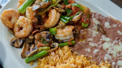 'Come and try': New Mexican restaurant now open in East Peoria