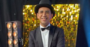 Capi Pérez triunfa en los memes tras cantar en inglés y bailar tap.