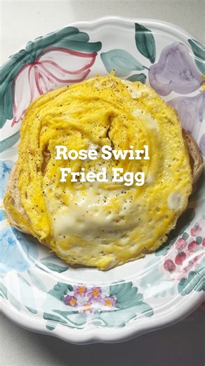 The Rose Scramble 🌹 Have you tried this method? Simply use your spatula to push the eggs toward the center of the skillet to create a beautiful rose-like swirl. Not only does it look stunning, but it also makes your eggs extra fluffy! #egghack #eggrecipe #scrambledeggs #roseegg #madewithEB #onlyfeedmeEB #thEBest #egglandsbest #breakfast #breakfastrecipe | Eggland's Best Eggs