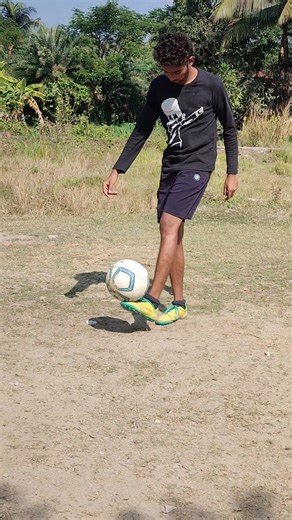 CR7 Easy Juggling 🚀💯 #shorts #viral #youtubeshorts #trending #football #tutorial #youtubeshorts