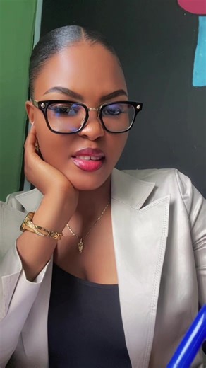 Goofy moments at work🥹🎀