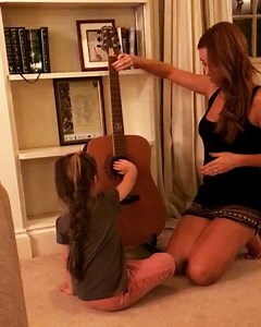 117K views · 3.7K reactions | Aoife Belles first guitar lesson! Step one #strumming  | Una Healy | Facebook