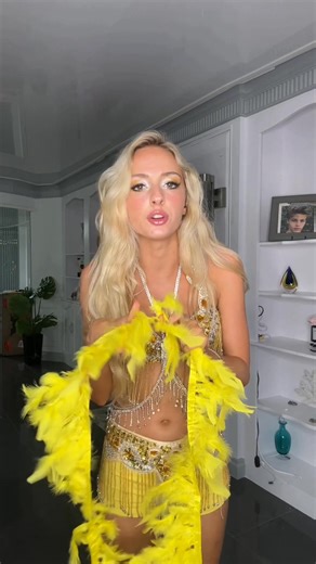 Yellow Rio bird Halloween costume! #rio #riobird #halloween #costume #nataliereynolds | Natalie Reynolds