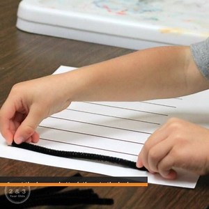 MAKE SPIDERS FROM EGG CARTONS! Simple math is involved in this fun craft. LINK: https://teaching2and3yearolds.com/how-to-easily-turn-an-egg-carton-into-spiders/ | Teaching 2 and 3 Year Olds - Activities for Toddlers and Preschoolers