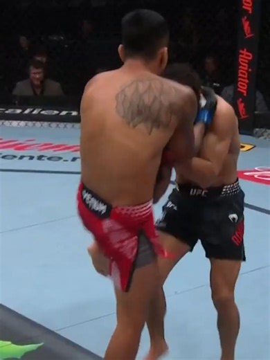 Kevin Borjas Applies Pressure Early in Intense Match