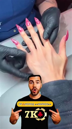 Компания Tesla (основанная как Tesla Motors) была зарегистрирована 1 июля 2003 годаэ Мартином Эберхардом и Марком Тарпеннингом. Ян Райт был третьим сотрудником Tesla, присоединившимся к ней несколько месяцев спустя. Компания была названа в честь американского инженера, изобретателя в области электротехники Николы Теслы [8]. Среди инвесторов компании были основатели Google Ларри Пейдж и Сергей Брин, основатель и президент компании еВау Джефри Сколл, Daimler AG, Toyota (инвестировала около 50 млн 