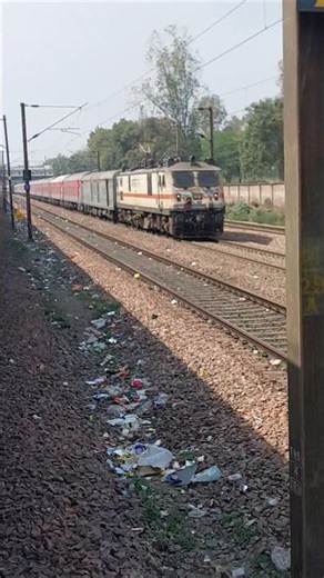Train Horn Sound Effect GZB WAP7 30483 with 12398 Mahabodhi Express