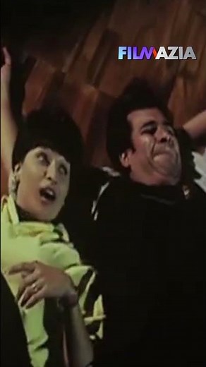 English Ki Teacher Mujh Se Kitna Pyar, Mujhe Chand Chahiye, Shaan, Meera, Moammar Rana | Urdu Movie.