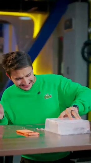 ₹10,000 iPhone vs ₹1,50,000 iPhone - Freezing Test 🥶#techmaster #tech #smartphone #techspot