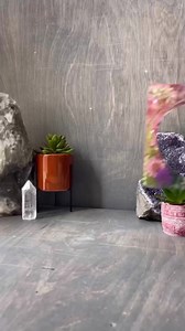 The perfect spring vase 🌷 Made completely DIY by @tartbytara using epoxy resin. ⁠ ⁠ Follow along @promiseepoxy for daily DIY inspiration and projects.⁠ ⁠ ⁠ ⁠ ⁠ ⁠ #resin #epoxyresin #vase #DIYvase #flowers #DIY #promiseepoxy | Promise Epoxy