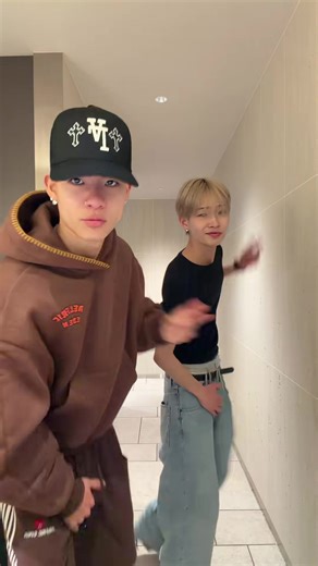 Best Dance Duo Outfits: Baggy Hoodies and Sweatpants