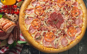 【HowToBasic】怎样做芝士汉堡披萨（暴躁小伙，在线拆家）