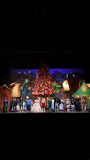 AllAboutArtsgr on Instagram: "ΤΑ ΜΑΓΙΚΑ ΧΡΙΣΤΟΥΓΕΝΝΑ ΤΟΥ ΠΙΝΟΚΙΟ ✨️🎭 #allaboutartsgr #allabouttheater"