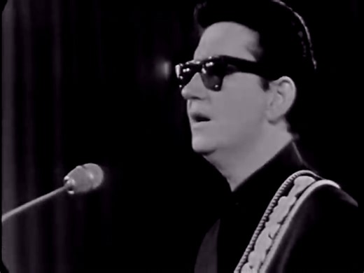 115K views · 7.2K reactions | Roy Orbison – ‘Crying’... Watch full this song: https://flashback.dohimusic96.com/roy-orbison-crying/?utm_source=facebook&utm_medium=ngreel&utm_campaign=greatestmemoriessongs | Greatest Memories Songs | Facebook
