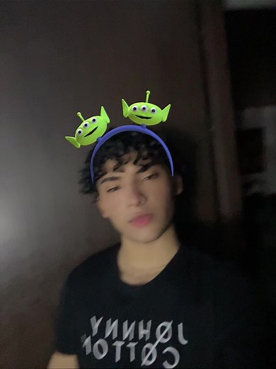 Alien-Inspired Fashion: Curly Hair and Headbands