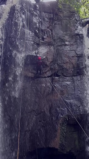 Exciting Canyoneering Adventures: Ropjump Techniques