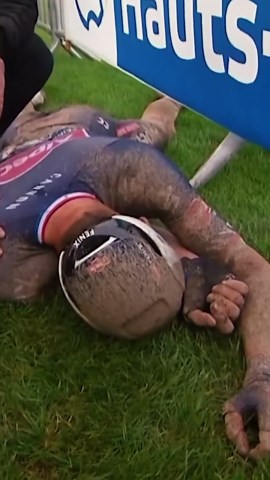 Canyon Bicycles on Instagram: "Will to Win – Meet the Aeroad CFR MVDP The world’s fastest bike, as raced by the most explosive rider in the pro peloton. When it comes to illuminating the sport’s highest stages, no one does it quite like @mathieuvanderpoel. Discover the new Aeroad CFR MVDP at @canyon’s Link in Bio. #MyCanyon #CanyonAeroad #MVDP #AeroadCFR #RoadCycling #TDF2023"