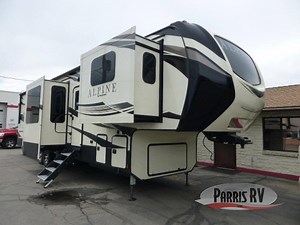 Make camping easy with the Keystone RV Alpine 3700FL! This fifth wheel features a kitchen island, full and a half bath, separate living, and so much more: https://bit.ly/2ZBjfTE | Parris RV | Facebook