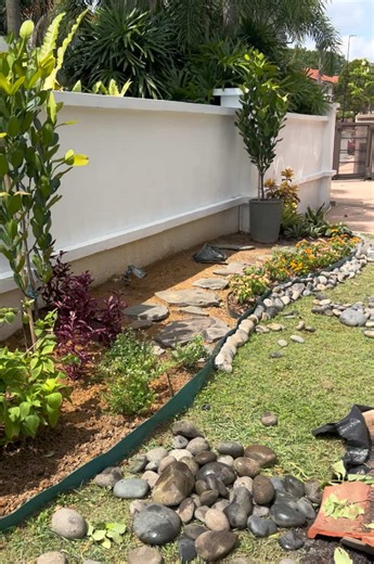 Planting day 🌴 Is when the design layout and planing starts to come alive. More pots, plants, bench and projects for this location. Be a #gardengangsta #planting #garden #project #landscapingideas