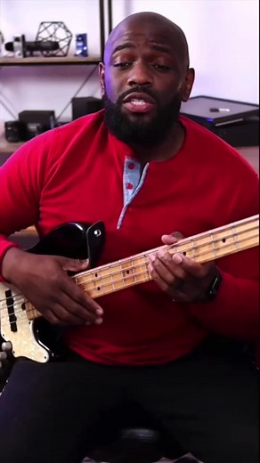 Here’s a simple idea to use when creating bass lines. I call it “The 3 Note Rule” 🤟🏾 😎 #daricsbasslessons #daricbennett #bassnation #basslessons