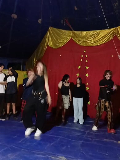 Aquí otro angulo , que grabó mi amai jaja @circo_Hrnos _cáceres bolivia #flyp #parati #circohermanoscaceres #Viral #deputamadre