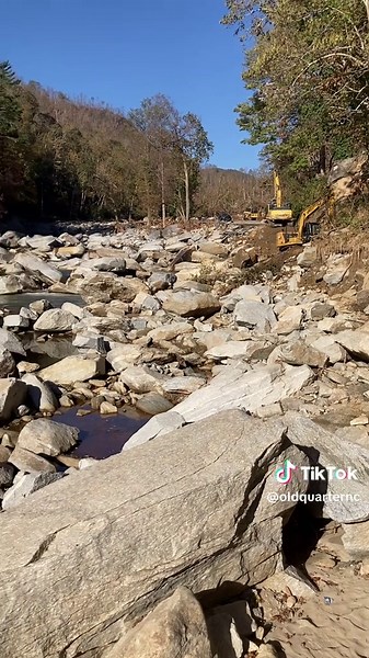 Exploring Chimney Rock: A Hike to Bat Cave