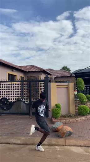 Ahh joh@maitus48 @Atlegang boss wa dance👻💐