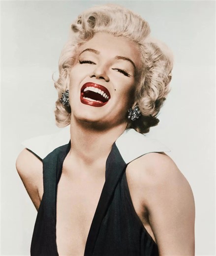 Quote of the day by Marilyn Monroe: "If you're gonna be two-faced at least make one of them pretty."