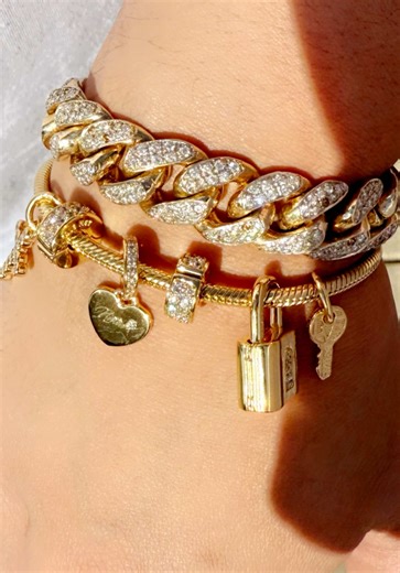 Stunning Gold Jewelry Collection by Pandora