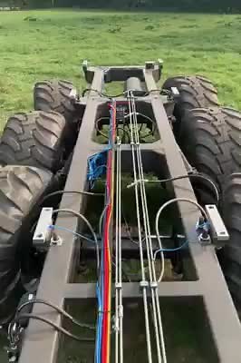 Ktwo 2500 Compact & Push Trailer with twin active steering - chassis view! #ktwo #ktworoadeo #farming #farminglife #farminguk #farmtrailers #chassis