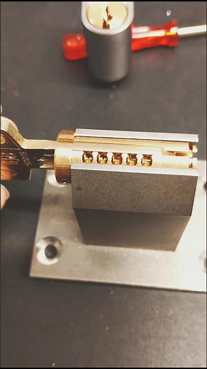 Exploring ASSA Abloy Lock Mechanics in Detail