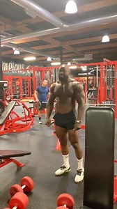 Heavy shoulder day… Giant set… started with strict standing shoulder press… Hundos… Then to delay raises, later, front then reverse flys for rear delts… Your break is when you’re done with the entire set… Join my squad: MikeRashidTraining.com Link in bio | Mike Rashid