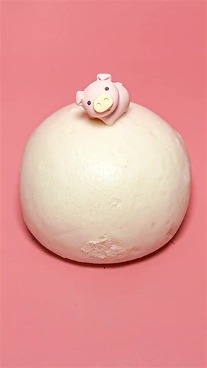 Pigs find steamed buns very delicious. #fyp #cute #bigbillionstar #funny #animation