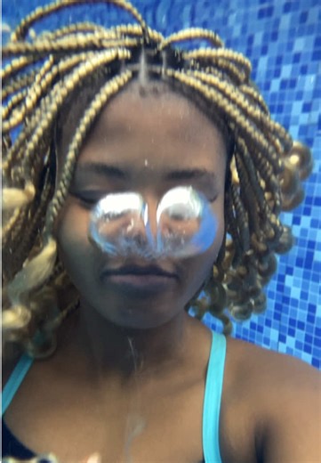 Mesmerizing Mermaid Performance by Lady Mia