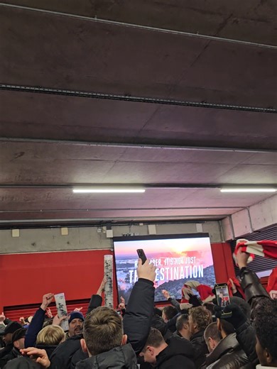 Arsenal fans singing the eze song #ezesong #arsenal #imagoonernow #onechatwithmikarteta