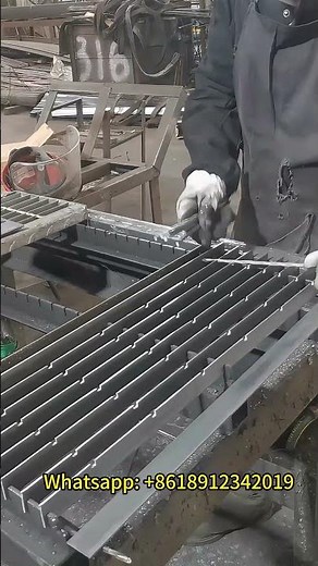 Galvanized Steel Grating for Conveyor Walkways – From Raw Steel to Industrial-Grade Durability!